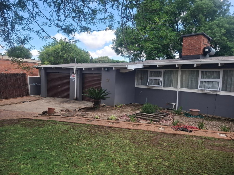 To Let 3 Bedroom Property for Rent in Suidrand Free State